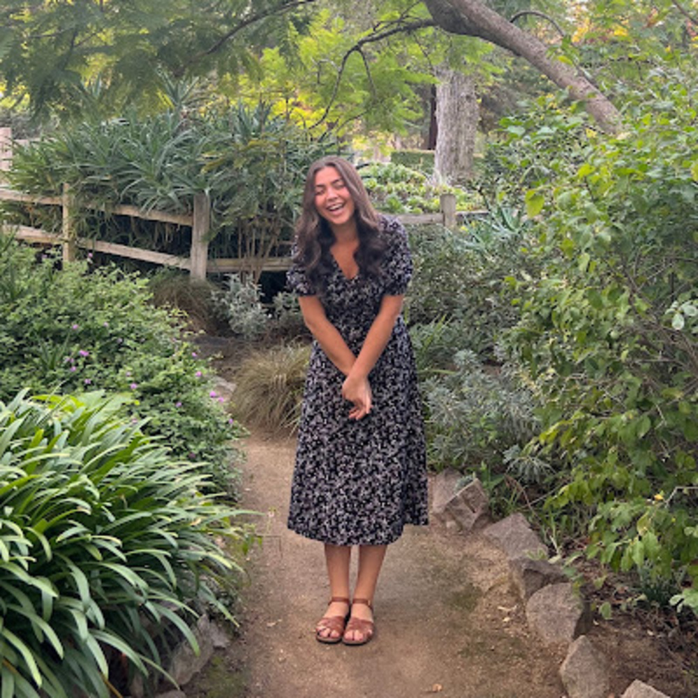 Meet your Posher, Larisa